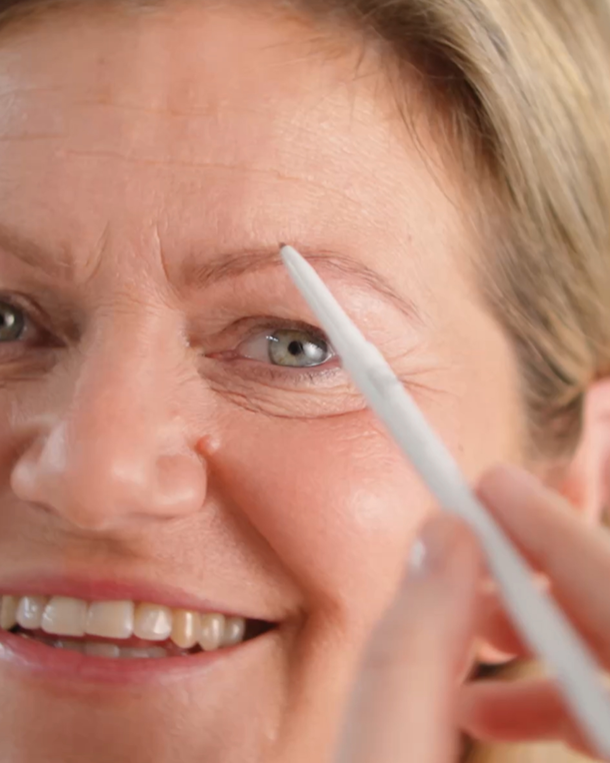 Perfect Eye Eyebrow Pen Slim & Thin Graphite video thumbnail