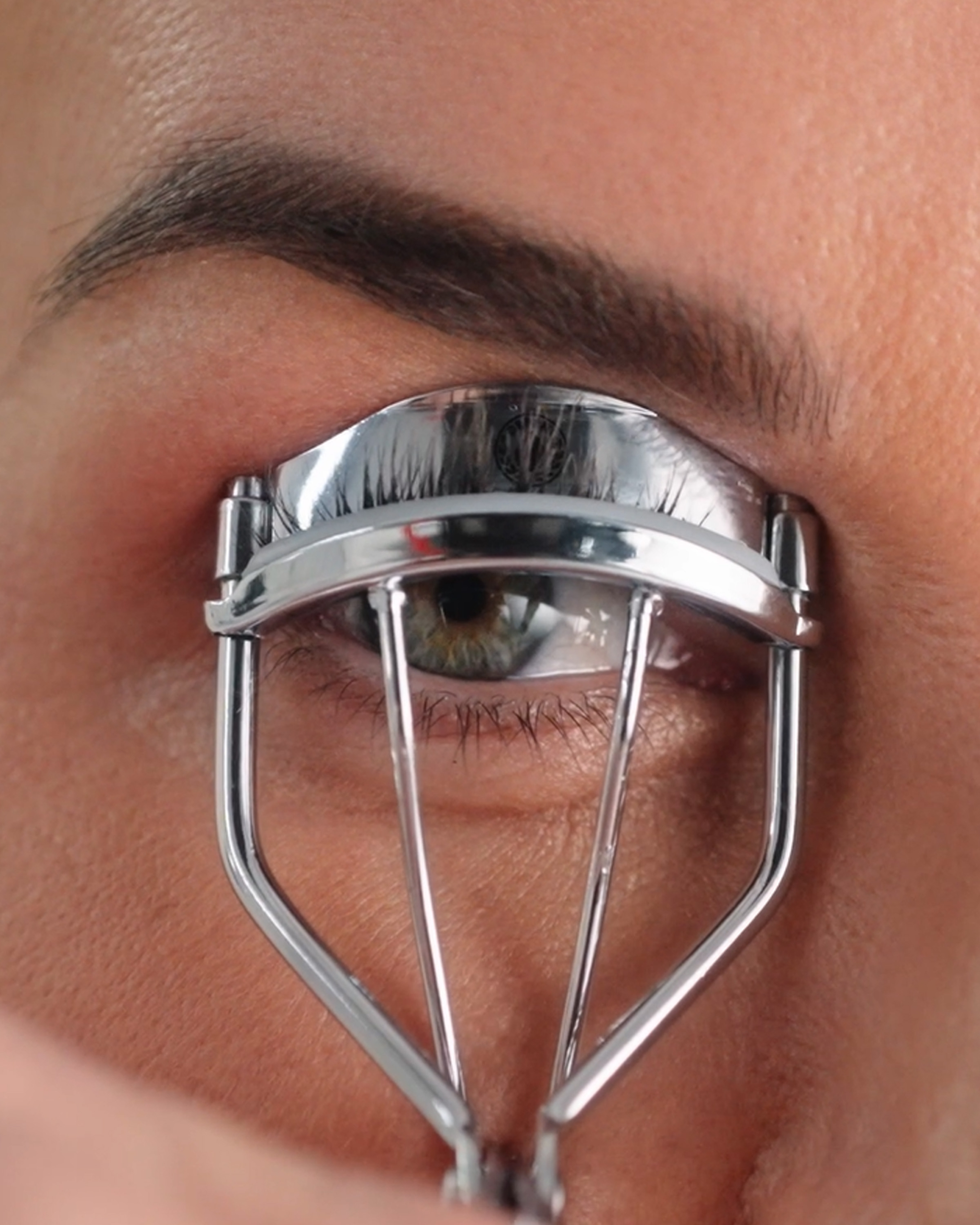 Eyelash Curler video thumbnail