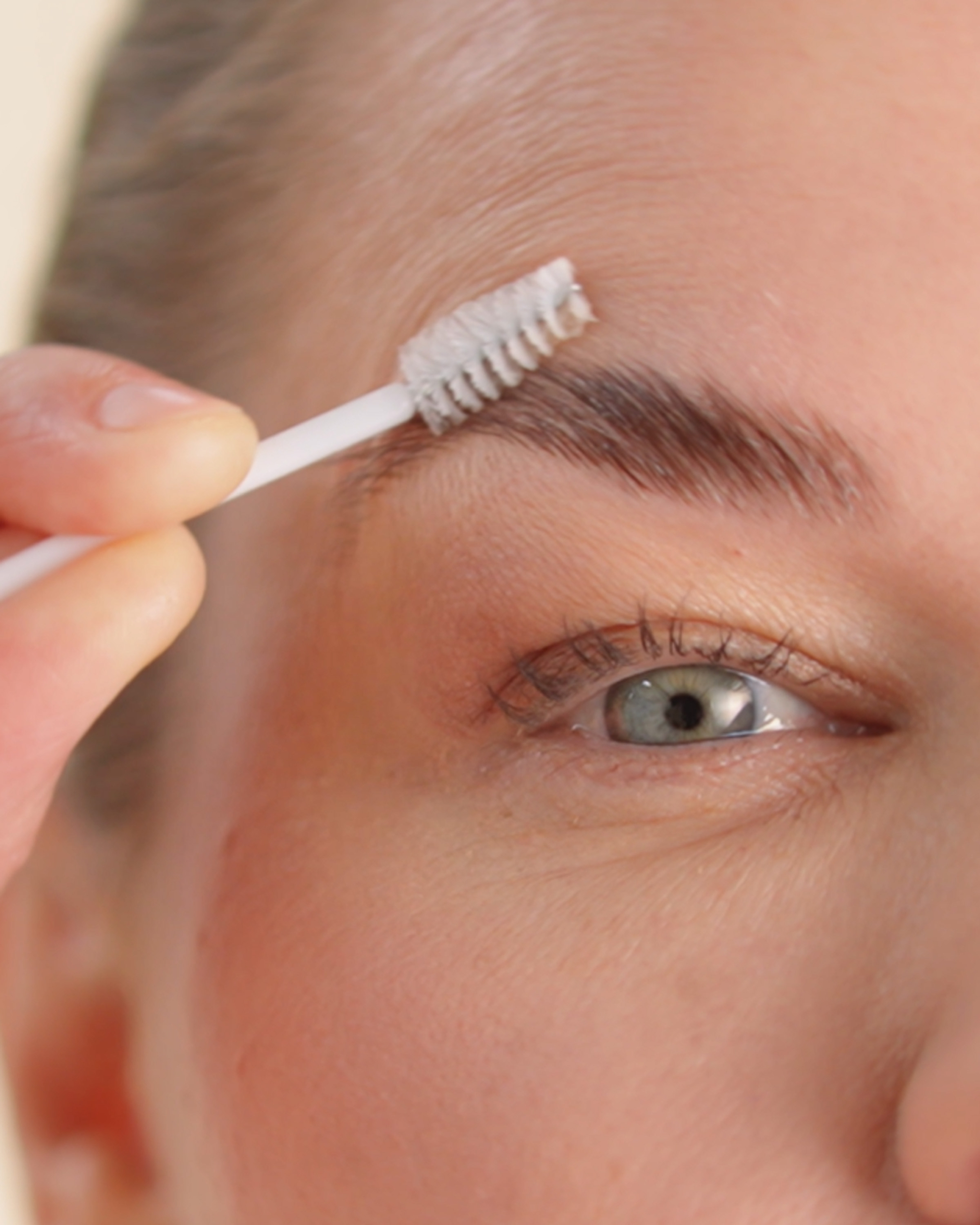 Perfect Eye Brow Lift Illusion Styling Wax Taupe video thumbnail
