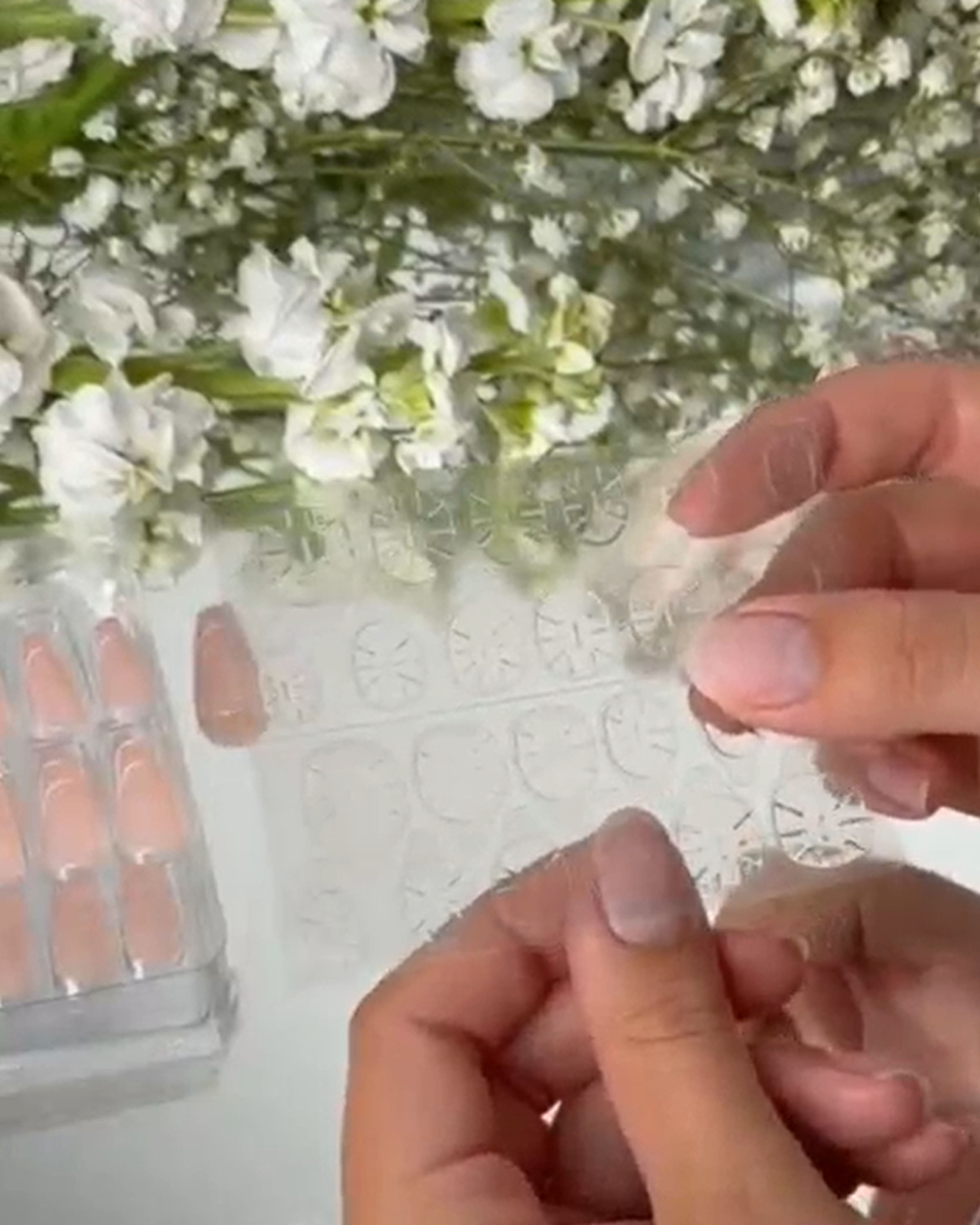 Glue tabs till lösnaglar video thumbnail